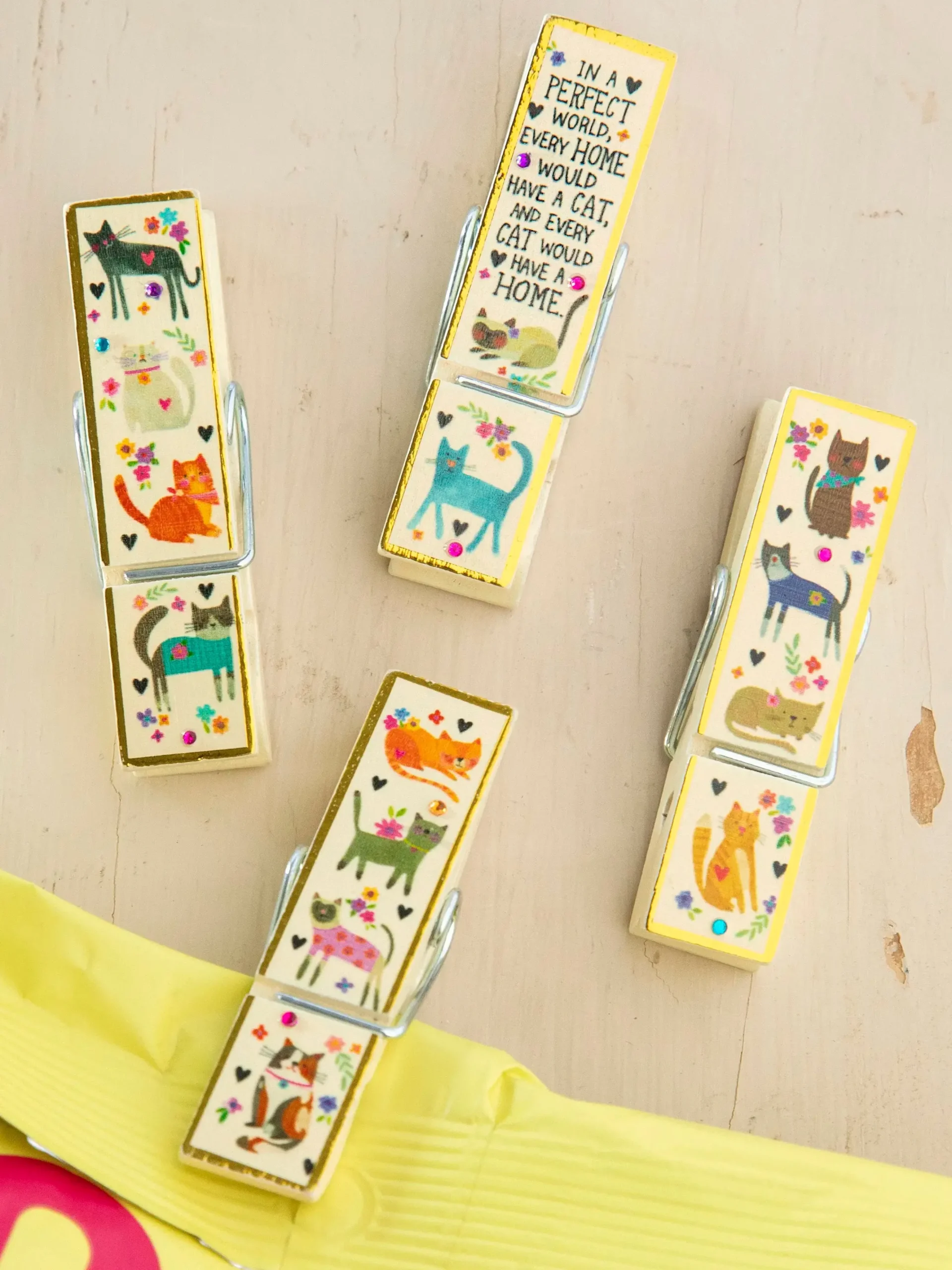Happy Clips, Set of 4 - Every Cat Has A Home