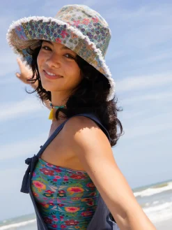 Sandy Days Bucket Hat - Folk Flower Patchwork