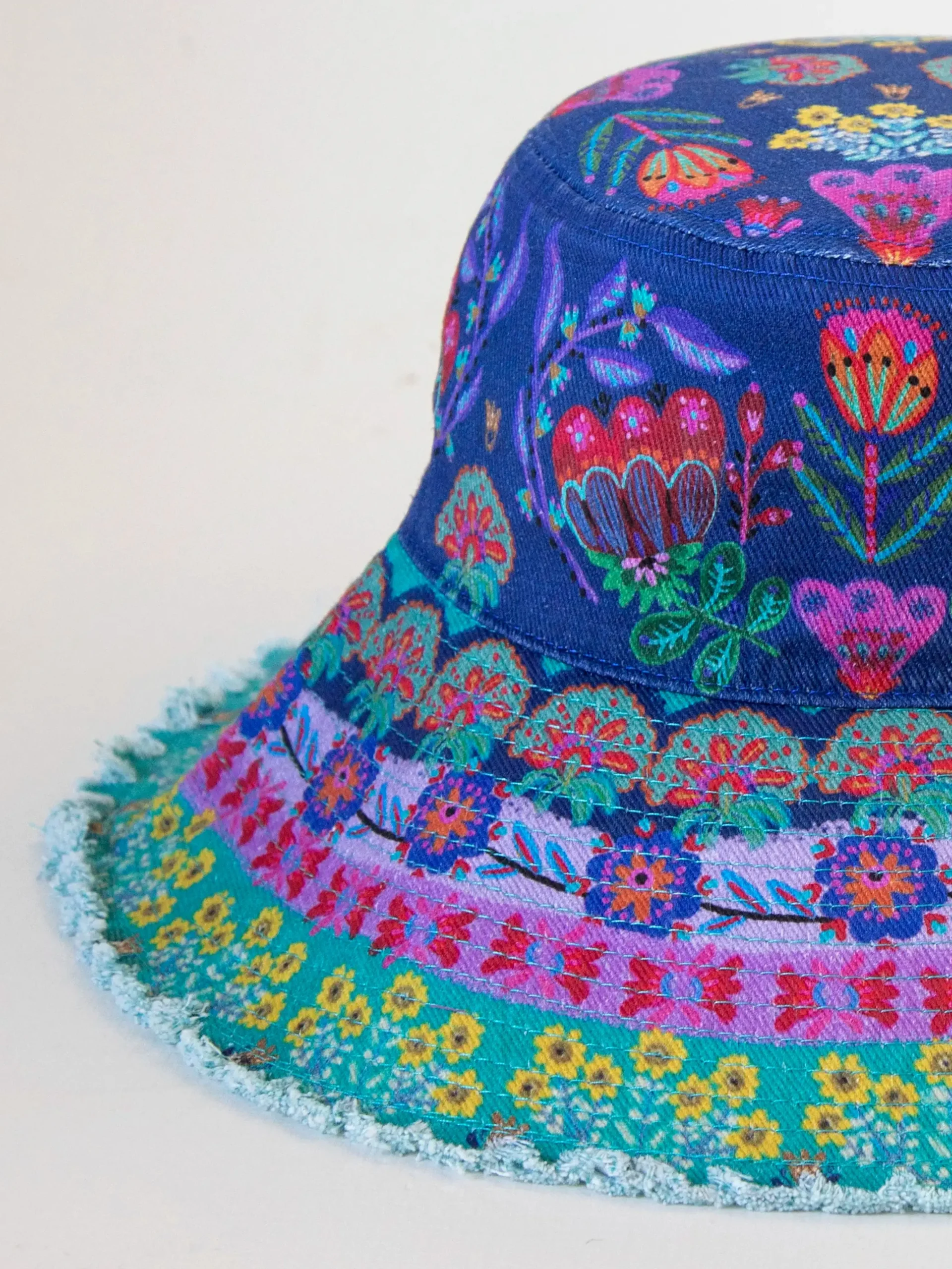 Sandy Days Bucket Hat - Teal Folk Border